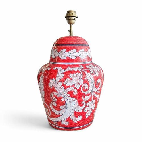 Baroque-style lamp / Decorated Sicilian ceramics / Baroque decoration on a red background Measurements without lamp shade...