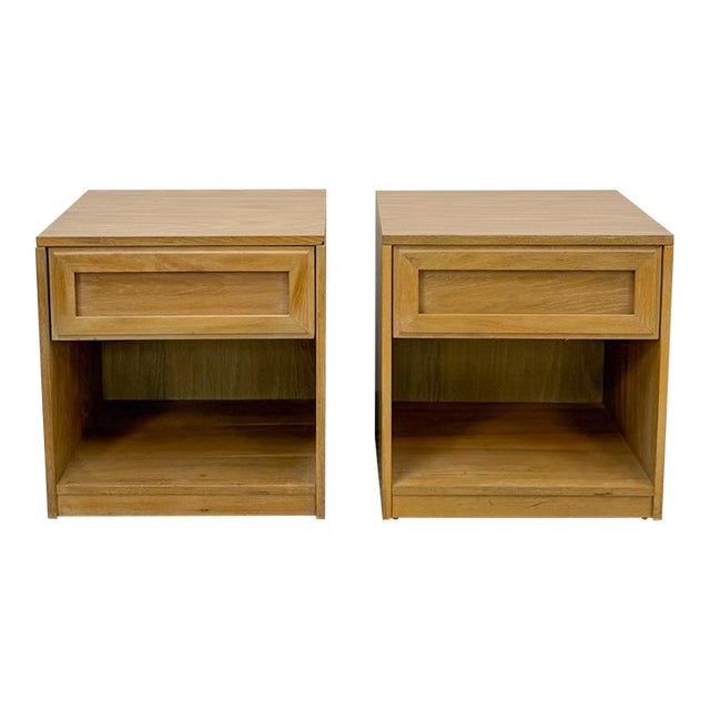 Mid 20th Century Thomasville Blonde Oak Nightstands Pair of Vintage Drawers Storage For Sale