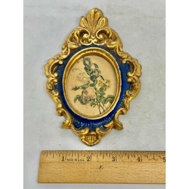 Mid‑20th Century European Ornate Rococo‑Style Wood Oval Frame — Gilded Blue With Floral Botanical Silk‑Screen Print For Sale - Image 11 of 12