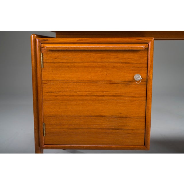 Mid-Century Modern Teak Freestanding Desk from GV Møbler, 1960s For Sale - Image 4 of 18