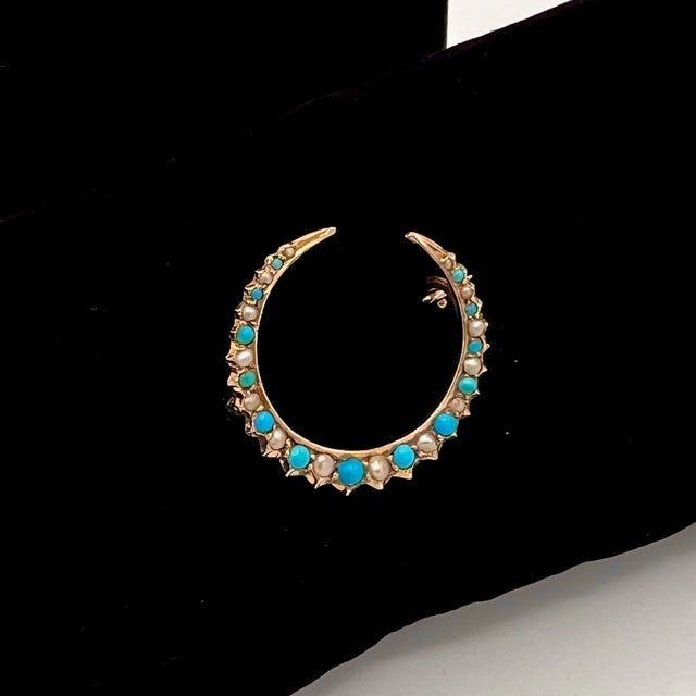 Gold Antique 9ct Gold, Turquoise and Natural Seed Pearl Crescent Brooch, 1900s For Sale - Image 8 of 9