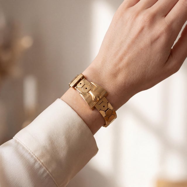 Rose 1940s Retro 18k Rose Gold Honey Comb Buckle Bracelet For Sale - Image 8 of 8