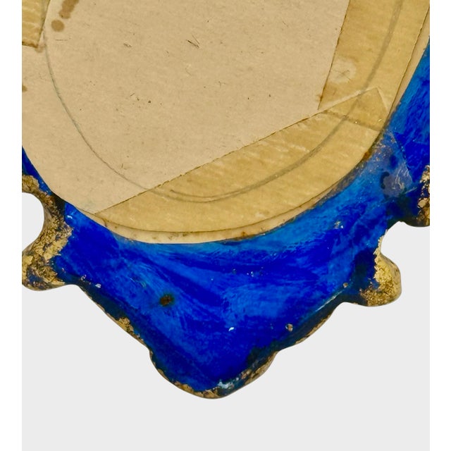 Gold Mid‑20th Century European Ornate Rococo‑Style Wood Oval Frame — Gilded Blue With Floral Botanical Silk‑Screen Print For Sale - Image 8 of 12
