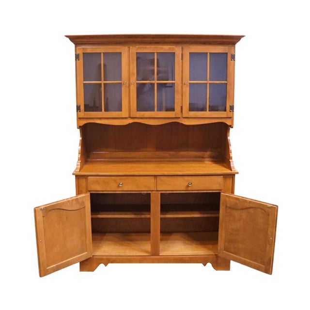 Wood Ethan Allen Heirloom Nutmeg Maple Colonial Early American 47" Buffet W. China Hutch 10-6018 / 10-6036 For Sale - Image 7 of 18