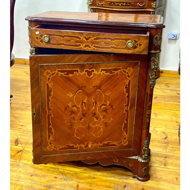 French Grand French Louis XVI Style Commode – Rich Wood Marquetry With Gold Leaf & Ornate Bronze Details For Sale - Image 3 of 4