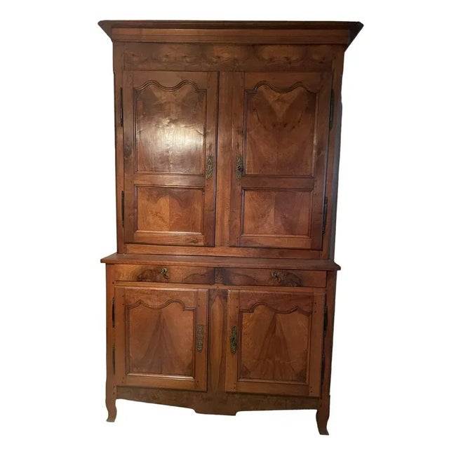Provençal Louis XV Buffet in Walnut, 1980s For Sale - Image 4 of 11