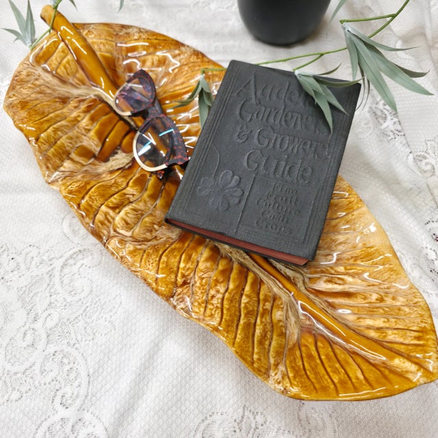 Maurice of California 1950s Gold Leaf Tray Mid Century Modern Ceramic Banana Leaf Platter 20” For Sale - Image 9 of 14