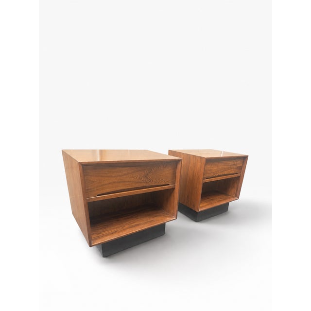 Dyrlund 1960s Pair of Danish Modern Dyrlund Rosewood Floating Nightstands or Bedside Cabinets For Sale - Image 4 of 12