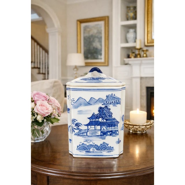 Chinoiserie Blue and White Chinoiserie Rectangular Jar With Lid For Sale - Image 3 of 13