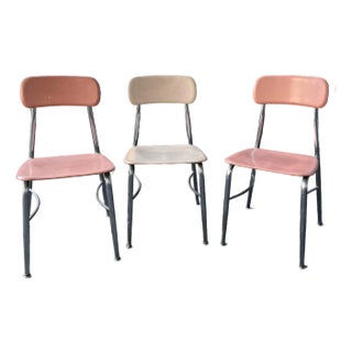 3 Vintage Heywood Wakefield Heywoodite Plastic and Chrome School Chairs For Sale