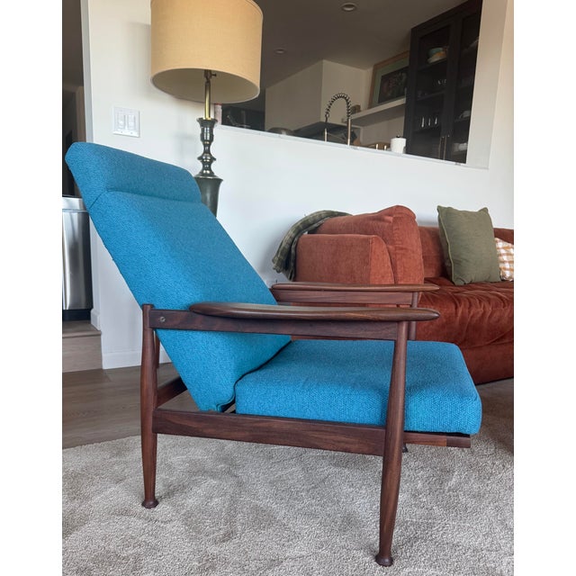 Mid-Century Modern Guy Rogers “Manhattan” Reclining Lounge Chair — Afrormosia Teak, 1967, Restored For Sale - Image 3 of 7