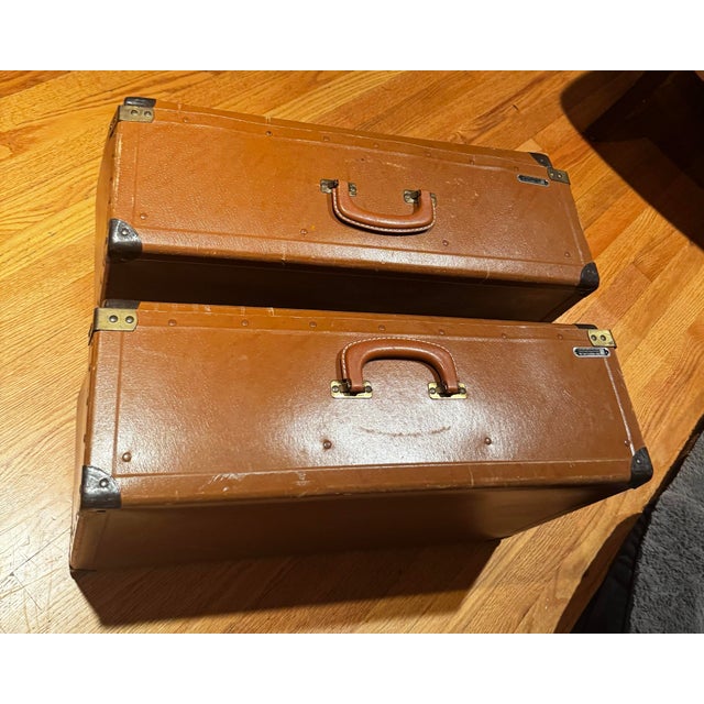 Metal Vintage Industrial Salesman Sample Cases – Set of 2 Brown Fibreboard Luggage, Mid-Century Storage Decor For Sale - Image 7 of 12