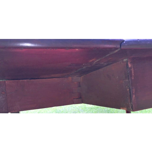 Traditional 18th Century George III Drop Leaf Table For Sale - Image 3 of 8