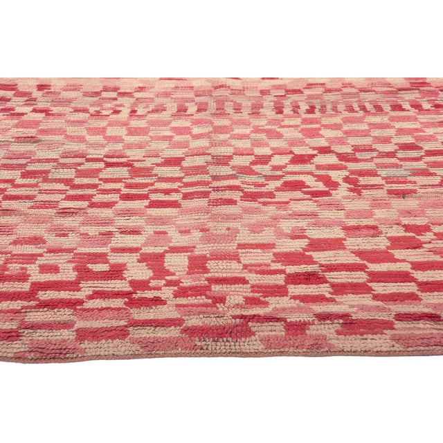 Berber Tribes of Morocco Vintage Berber Boujad Moroccan Rug, 04'06 X 08'08 For Sale - Image 4 of 10