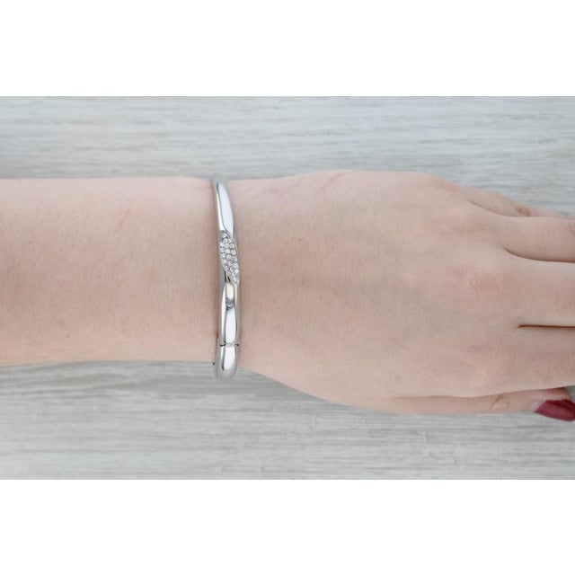 Silver Roberto Coin 0.33ctw Diamond Capri Bangle Bracelet 18k White Gold 6 For Sale - Image 8 of 8