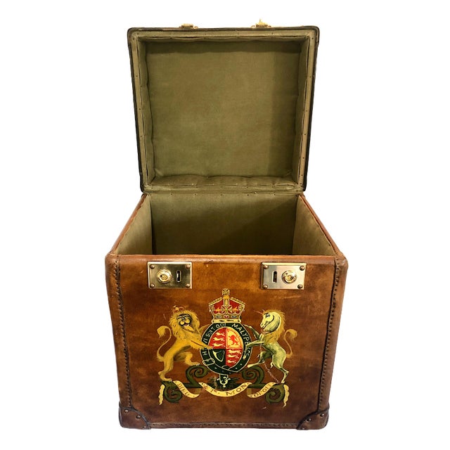 Edwardian Leather Luggage With British Royal Arms For Sale - Image 15 of 18