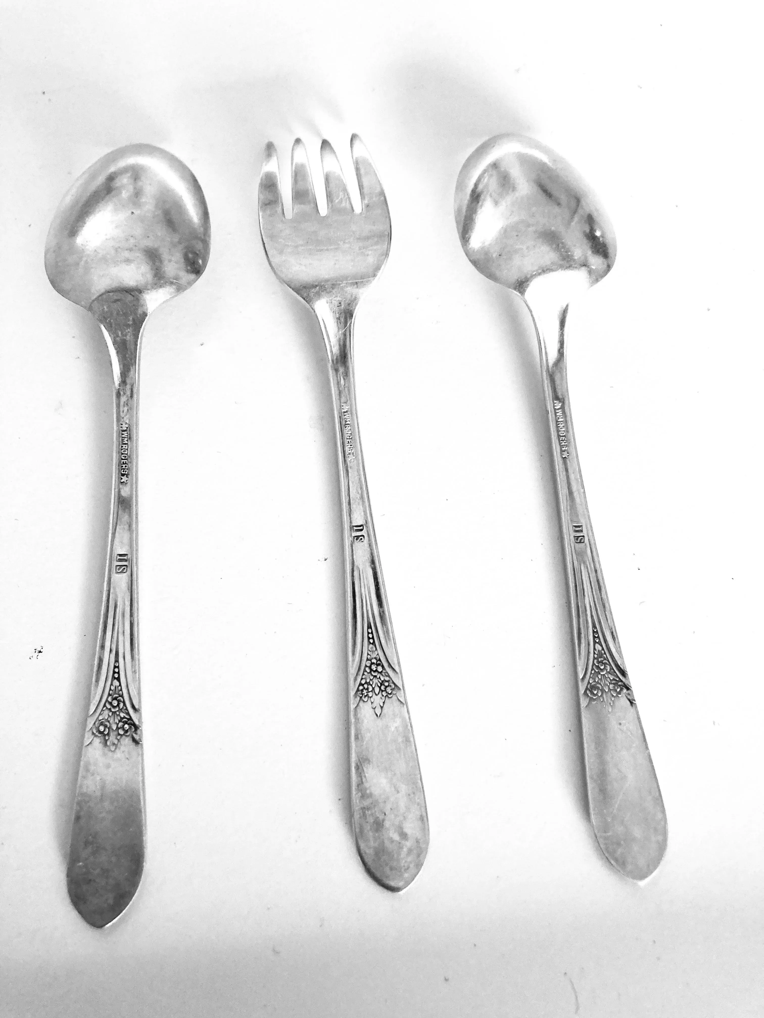 1930's Wm. Rogers Is Silver Plated Tea 2 Spoons & 1 Dessert Fork