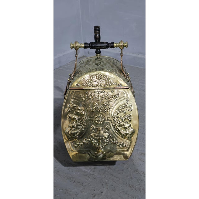 A fine quality Victorian and copper coal bin with original liner and shovel, in excellent overall condition. 17.5" high...