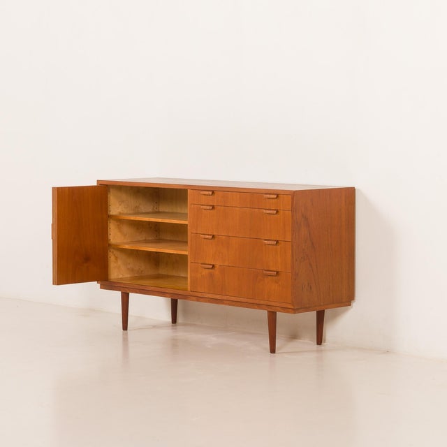 Carlo Jensen Teak Sideboard by Carlo Jensen for Hundevad & Co, Denmark, 1970s For Sale - Image 4 of 15