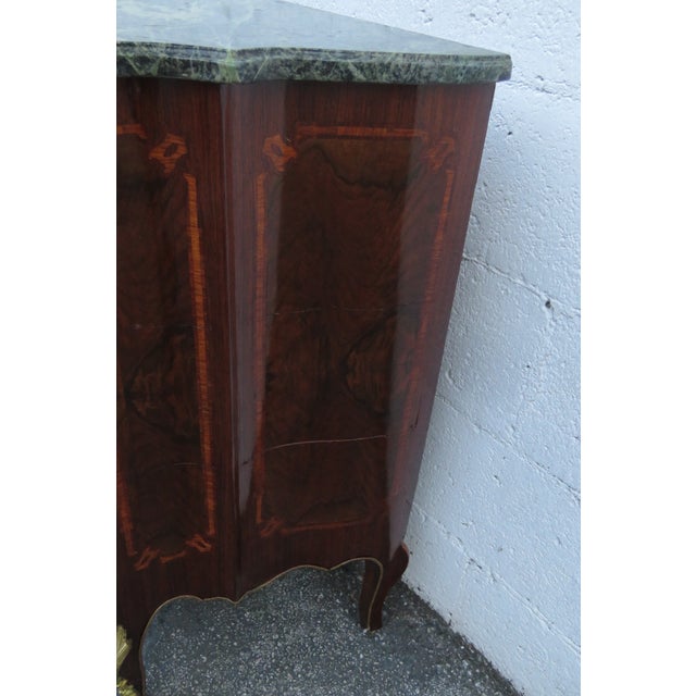 Late 20th Century French Marble Top Bombay Serpentine Inlay Commode Dresser Bathroom Vanity 6210 For Sale - Image 18 of 18