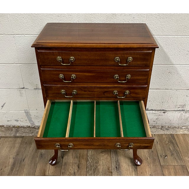 Wood Vintage Queen Anne Style 20th Century Four Drawer Flatware Silver Chest For Sale - Image 7 of 8
