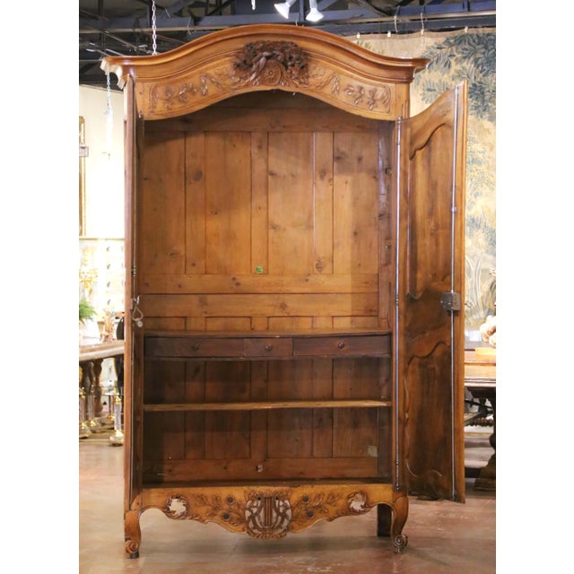 Mid 18th Century 18th Century French Louis XV Carved Walnut Wedding Armoire From Provence For Sale - Image 5 of 18