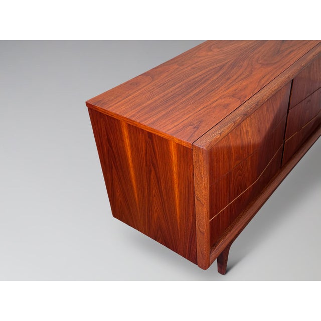 Restored United Diamond Front Dresser Nine Drawer Walnut Lowboy For Sale In Milwaukee - Image 6 of 10