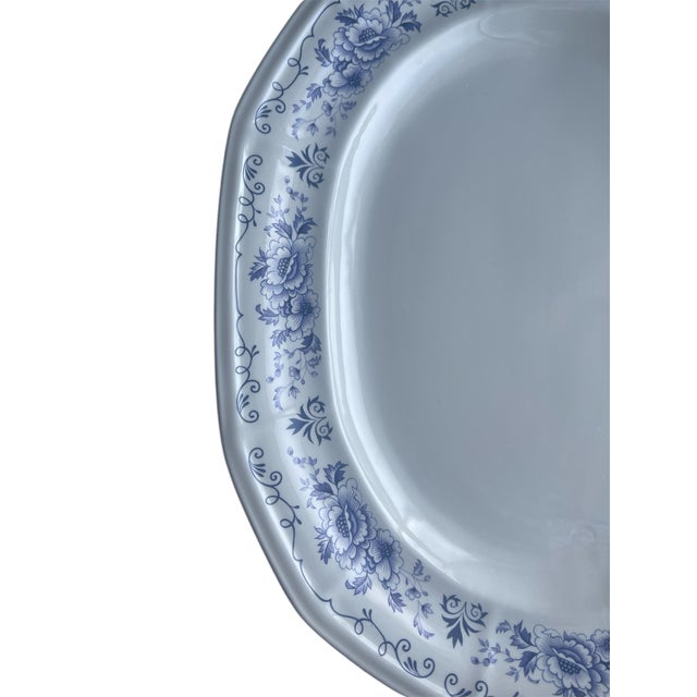 American 1960s Iroquois China Henry Ford Museum Clinton Inn Pattern Platter For Sale - Image 3 of 5