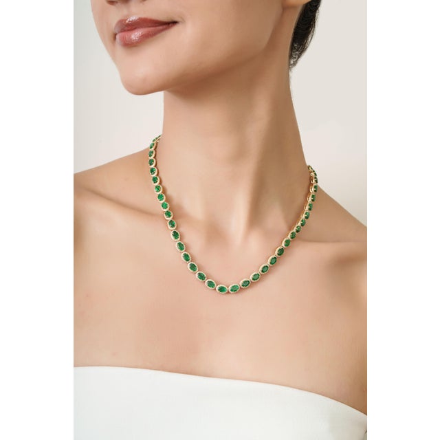 Dark Green VRJewels 22.13Ct Emerald & 4.61Ct Diamond Tennis Necklace 18k Yellow Gold 17 Inches For Sale - Image 8 of 15