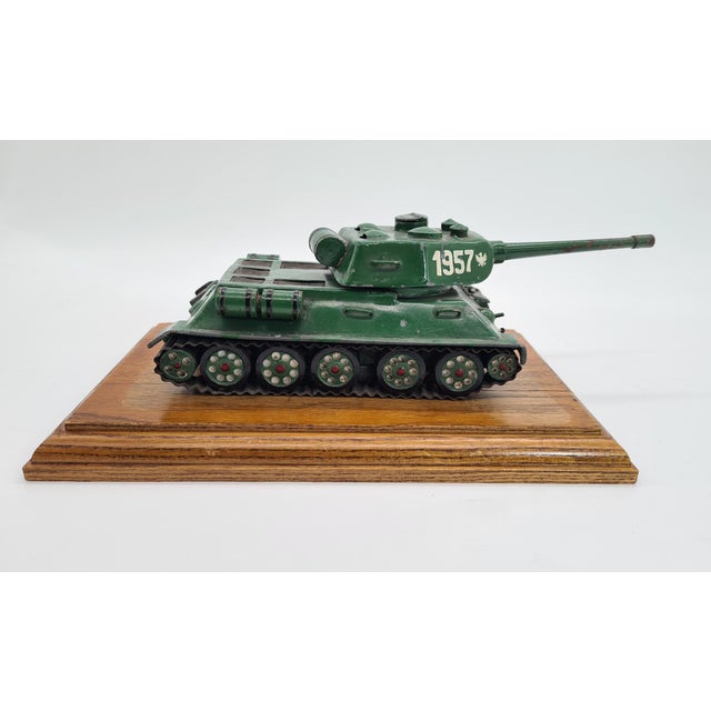 T34 Tank Model in Metal, 1959 For Sale - Image 9 of 15