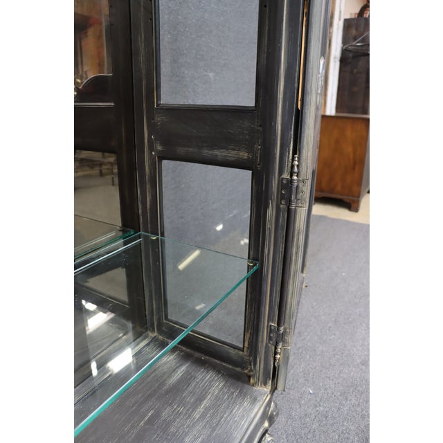 Late 20th Century French Provincial Style Carved Display Cabinet / Vitrine For Sale - Image 14 of 18
