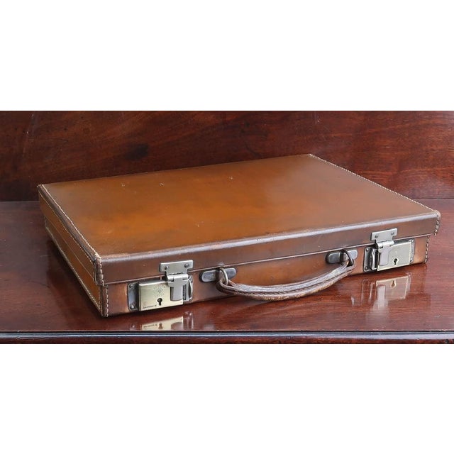 Vintage English Brown Leather Attache or Briefcase, 1920s, in Good conditions. Designed 1920 to 1949