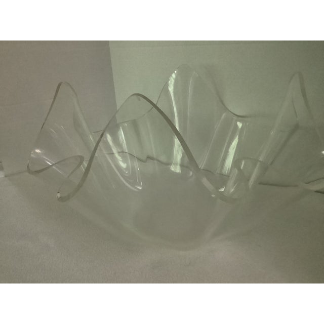 1970s Modern Acrylic Handkerchief Edge or Wavy Shape Bowl For Sale - Image 12 of 13