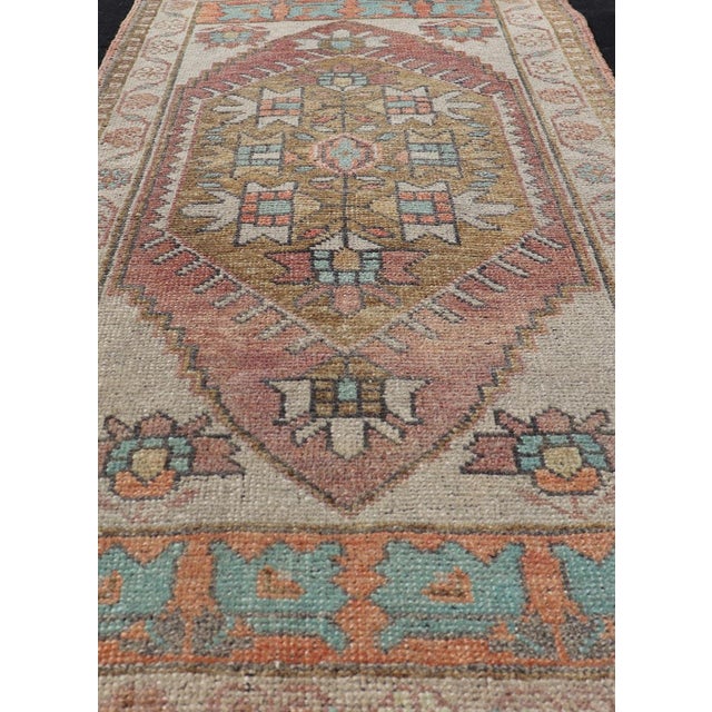 Vintage Turkish Oushak Rug with All-Over Sub-Geometric Medallion Design Keivan Woven Arts / rug EN-15914, country of...