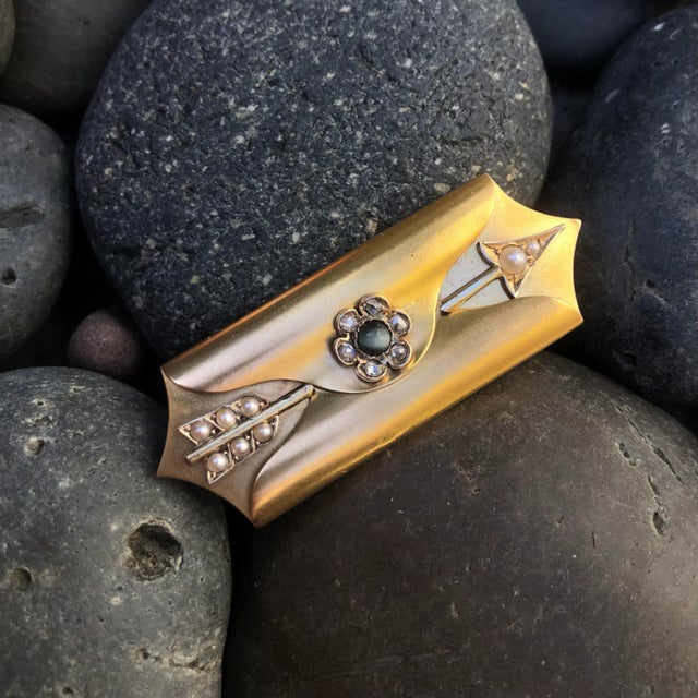 Victorian 14k Gold Envelope Shaped Mourning Locket With Arrow For Sale - Image 3 of 7