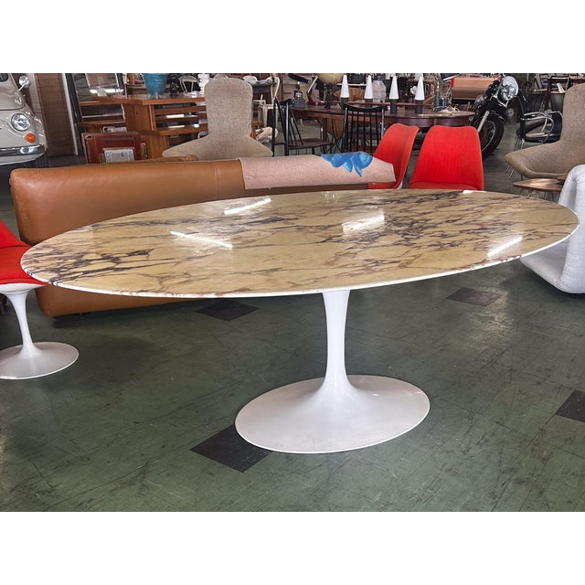Eero Saarinen Oval Tulip Dining Table by Eero Saarinen for Knoll Inc. / Knoll International, 1960 For Sale - Image 4 of 8