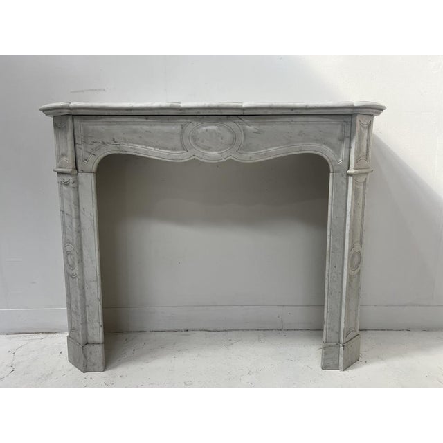 Louis XV Style Fireplace in Carrara White Marble, 1900s For Sale - Image 14 of 14