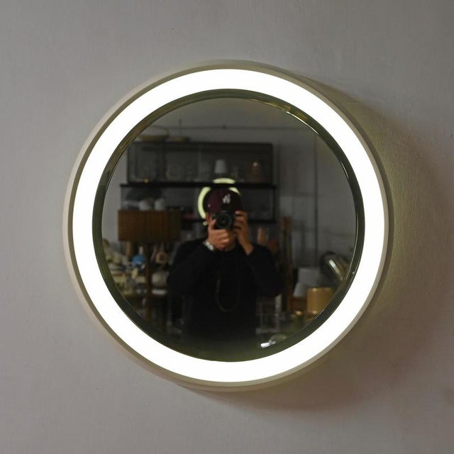 Large Italian Round Backlit Beveled White Mirror in Wood, Italy, 1970s For Sale - Image 10 of 17