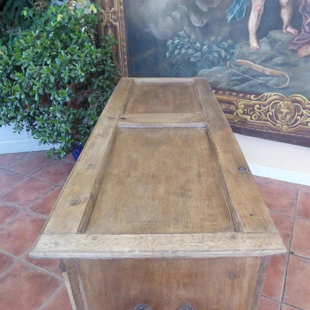 Antique Early 17th Century English Country Oak Chest Coffer, 1620 For Sale - Image 16 of 18