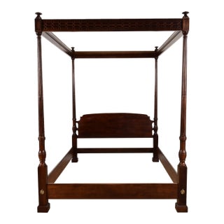 Henredon Georgian Carved Mahogany Four-Poster Queen Size Canopy Bed For Sale