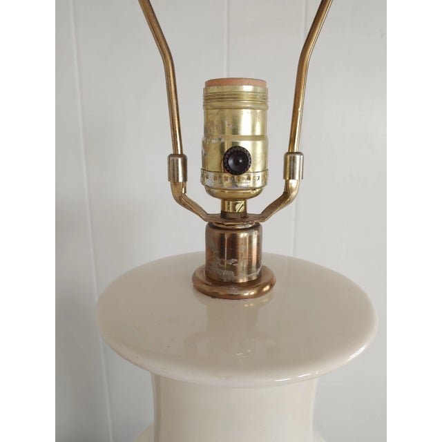 Late 20th Century Vintage Paul Hanson White Glaze Asian Style Table Lamp For Sale - Image 5 of 7