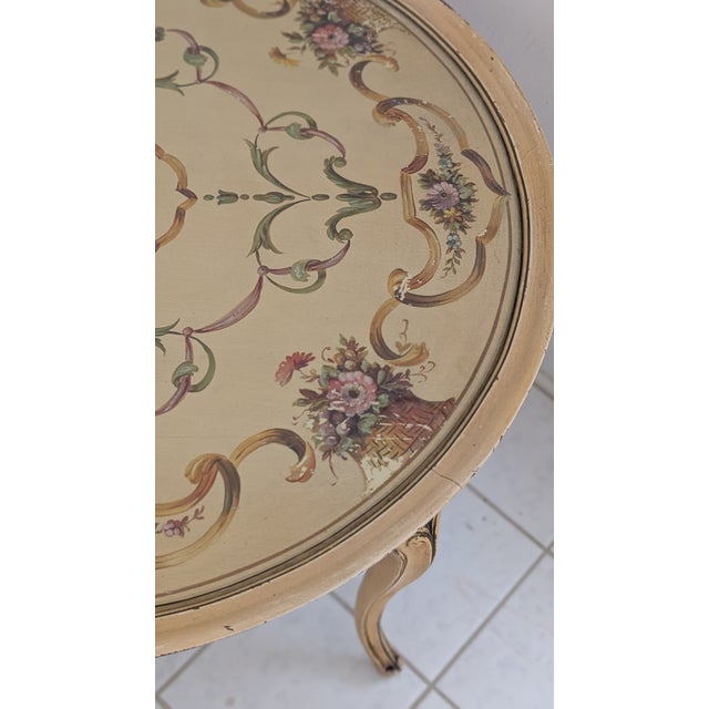 1970s Vintage Handpainted Italian Design Toleware Round Coffee Table For Sale - Image 5 of 12