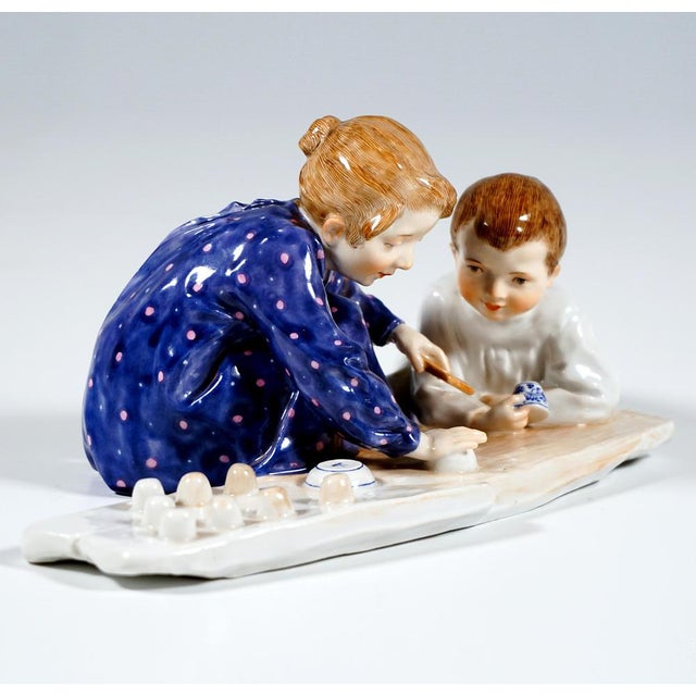 Art Nouveau Meissen Children Baking Sand Cakes Figurines by Hentschelkinder, 1906 For Sale - Image 3 of 6
