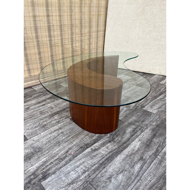 Mid Century Modern Apostrophe Coffee Table by Vladimir Kagan for Selig. Circa 1960s For Sale - Image 13 of 18
