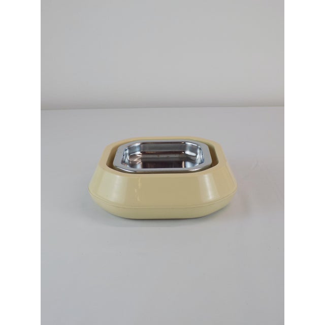 Space Age Plastic and Metal Ashtray, Italy, 1970, in Very Good conditions. Designed 1970 to 1979