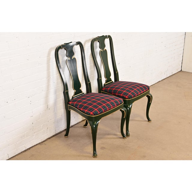 Kindel Furniture Kindel Furniture Chinoiserie Queen Anne Green Lacquered and Gold Gilt Side Chairs or Dining Chairs, Pair For Sale - Image 4 of 14