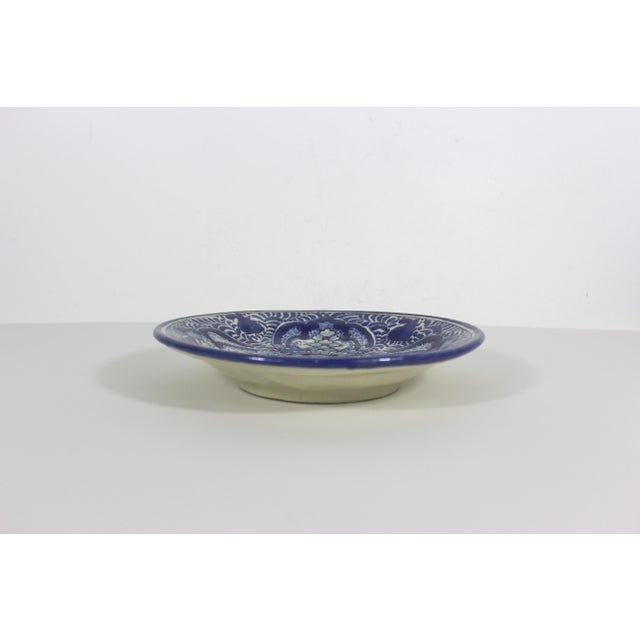 Mexican Vintage Ysauro Uriarte Puebla Talavera Mexican Folk Art Majolica Pottery Plate Blue and White Hallmark For Sale - Image 3 of 8