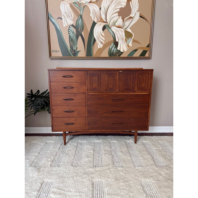 Beautiful 1960s Broyhill magna chest as part of their "Sculptra" line with original tag inside of the top left drawer....