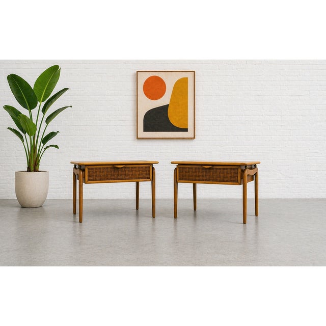 A stunning pair of vintage Lane Perception end tables / side tables, designed by Warren Church. Featuring Lane’s signature...