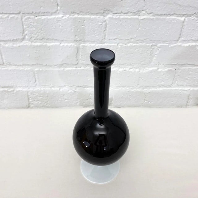 1960s Vintage Black / White Italian Cased Narrow Neck Vase Empoli Cased Glass For Sale - Image 4 of 8